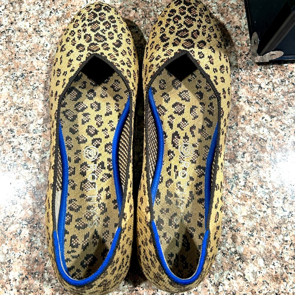 Rothy’s Women’s 12 leopard flats